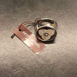 Henri Bendel Pave Petal Ring. Size 8 NWT